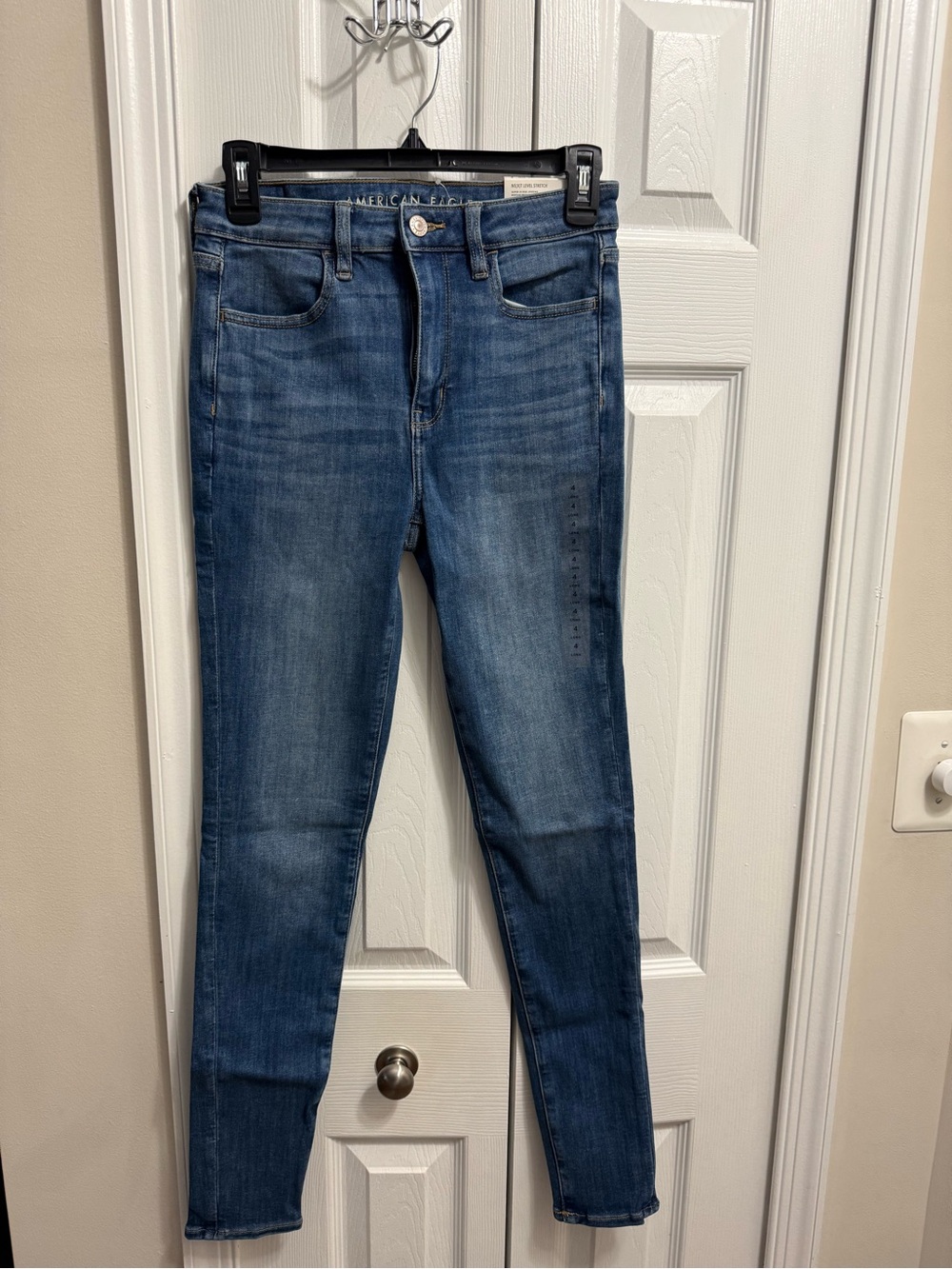 American Eagle Outfitters Women's Skinny Jeans - Blue Wash** BNWT!!!
